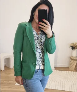 Tops / Blouses><noscript><img width=