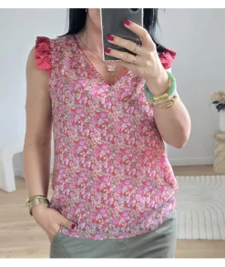 Tops / Blouses><noscript><img width=