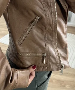 Vestes><noscript><img width=